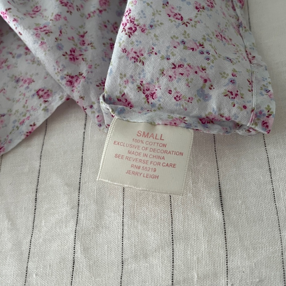 Shabby Chic Vintage Tank - Picture 5 of 7